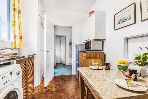 Flat 11, Newbury House Hallfield Estate, London, W2 6HH