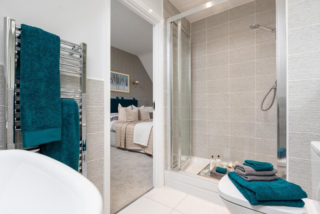 Complete with en suite