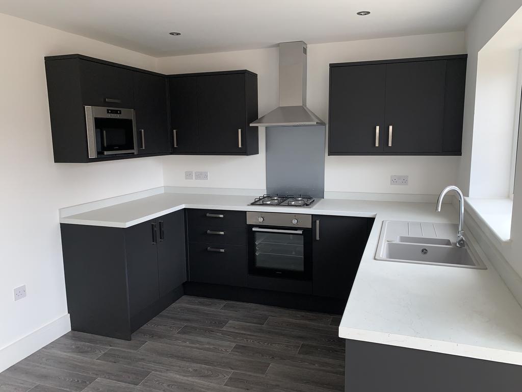 Fully Fitted Kitchen