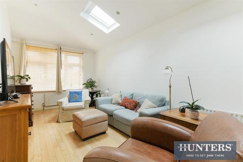 50 Wilverley Crescent, New Malden, KT3 5LW