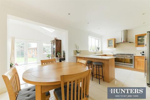 50 Wilverley Crescent, New Malden, KT3 5LW