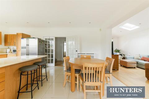 50 Wilverley Crescent, New Malden, KT3 5LW