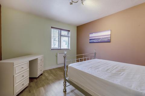 30 Haygreen Close, Kingston Upon Thames, KT2 7TS