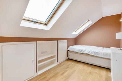 30 Haygreen Close, Kingston Upon Thames, KT2 7TS