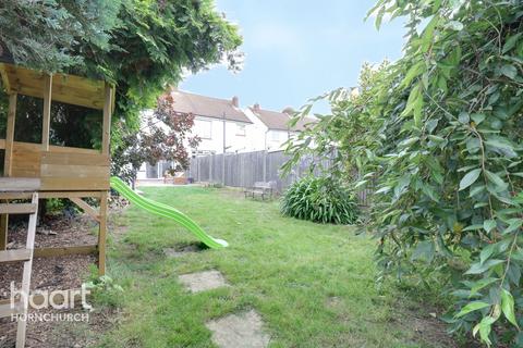 92 Ravenscourt Grove, Hornchurch, RM12 6HH