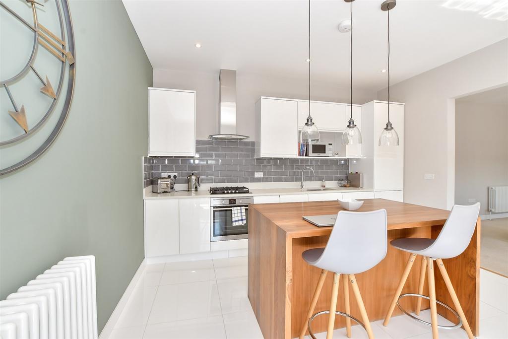 Kitchen/ Dining Area