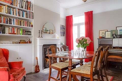 9 Fletching Road, London, E5 9QP
