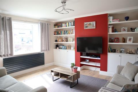 90 Moulton Avenue, Hounslow, TW3 4LJ