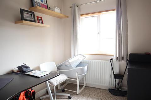 90 Moulton Avenue, Hounslow, TW3 4LJ