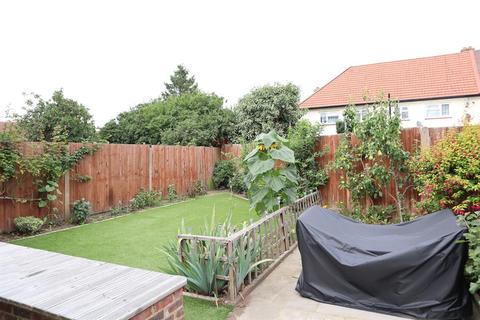 90 Moulton Avenue, Hounslow, TW3 4LJ
