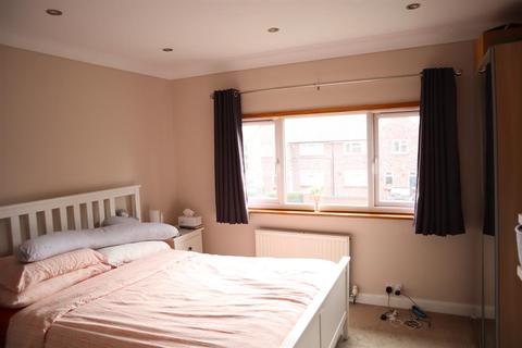 90 Moulton Avenue, Hounslow, TW3 4LJ
