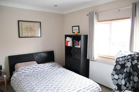 90 Moulton Avenue, Hounslow, TW3 4LJ