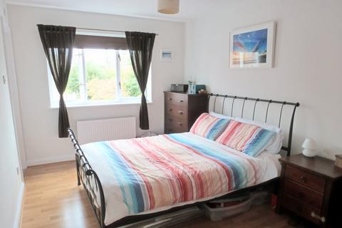 2 bedroom apartment to rent, Myddleton Avenue, London N4