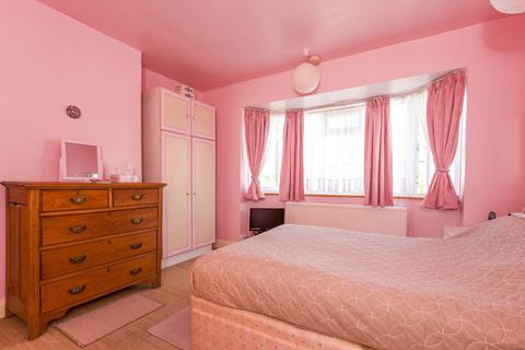65 Bramshaw Rise, New Malden, KT3 5JT