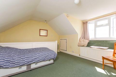 65 Bramshaw Rise, New Malden, KT3 5JT