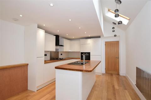 43 Alers Road, Bexleyheath, DA6 8HR