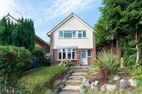 29 Greenway, Chesham, HP5 2BX
