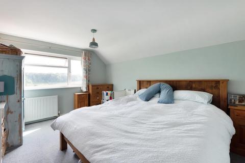 29 Greenway, Chesham, HP5 2BX