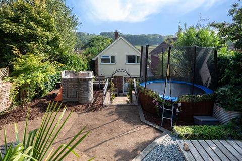 29 Greenway, Chesham, HP5 2BX