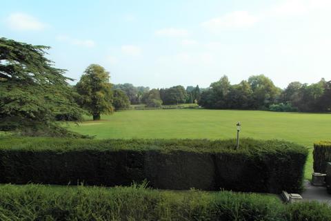 8 Abbey House, Cirencester, GL7 2QU