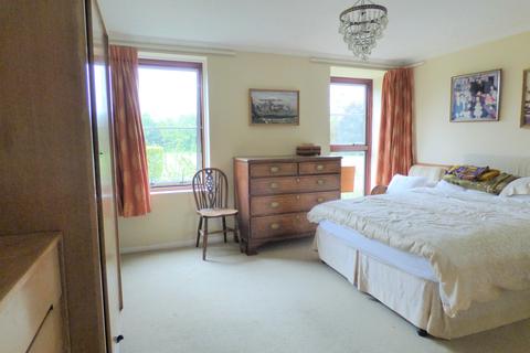8 Abbey House, Cirencester, GL7 2QU