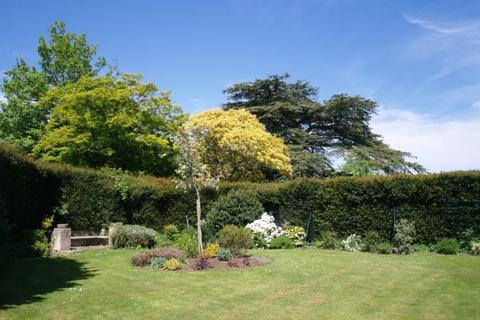 8 Abbey House, Cirencester, GL7 2QU
