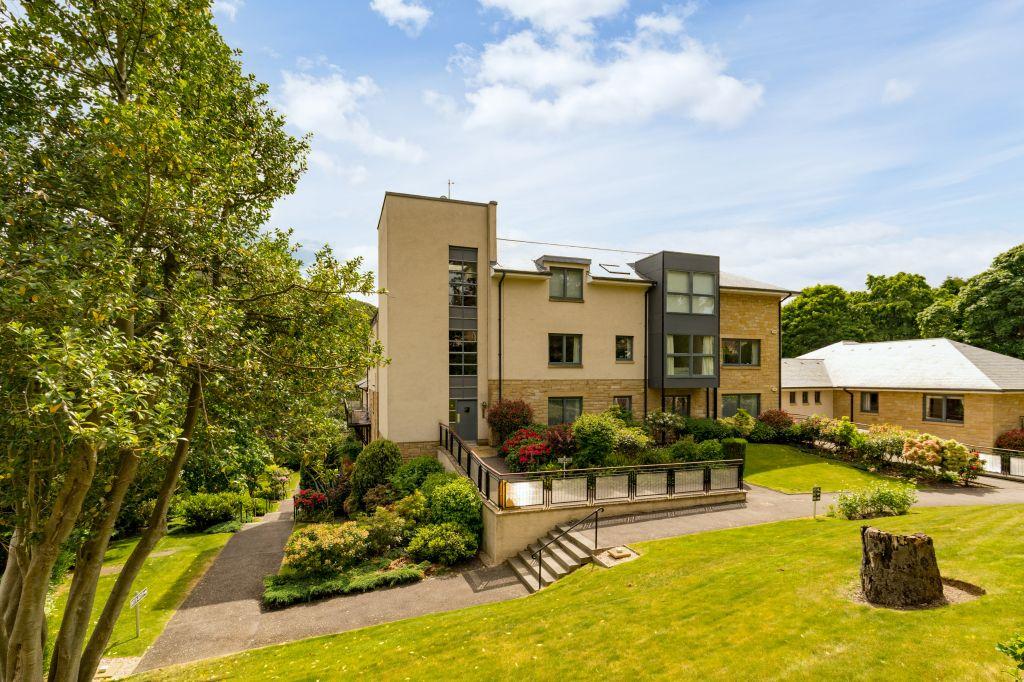 87/4 South Oswald Road, Edinburgh... 3 bed flat £545,000