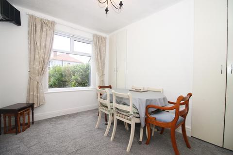 6 Crescent Avenue, Thornton-cleveleys, FY5 3JE