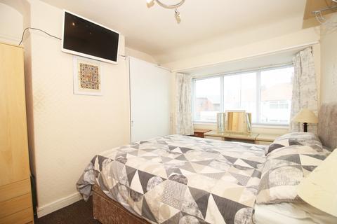 6 Crescent Avenue, Thornton-cleveleys, FY5 3JE