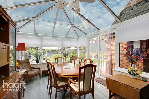 16 Barham Road, Stevenage, SG2 9HX