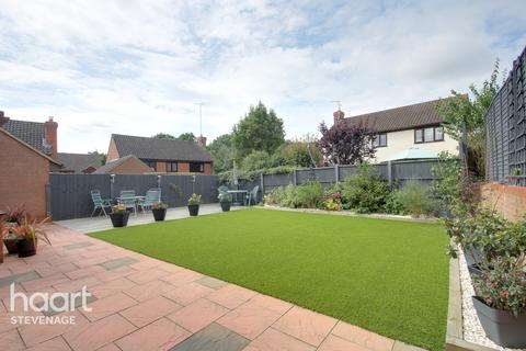 16 Barham Road, Stevenage, SG2 9HX