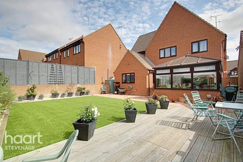 16 Barham Road, Stevenage, SG2 9HX