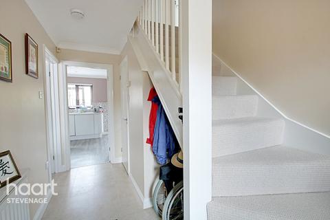 16 Barham Road, Stevenage, SG2 9HX