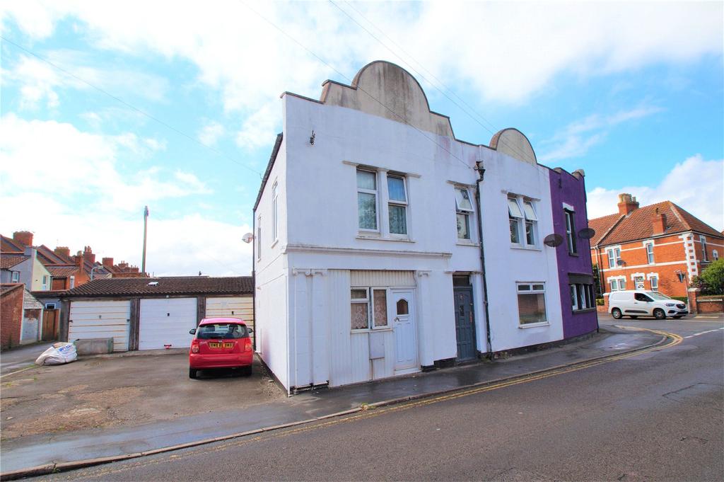 Oxford Street, BurnhamOnSea, Somerset, TA8 2 bed end of terrace house £159,950