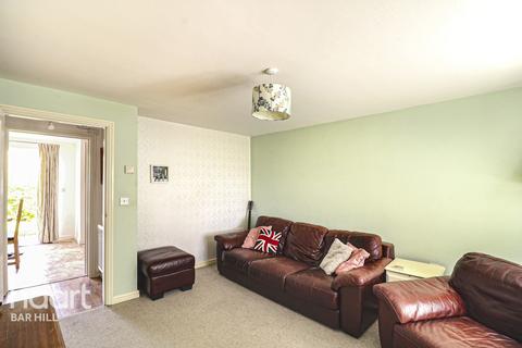 3 bedroom end of terrace house for sale - Bourneys Manor Close, Willingham.