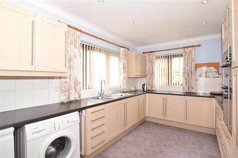 30 Castle Street, Upnor, Rochester, ME2 4XR