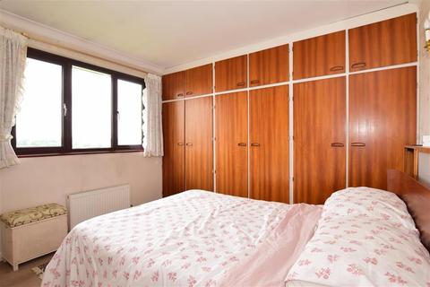 30 Castle Street, Upnor, Rochester, ME2 4XR