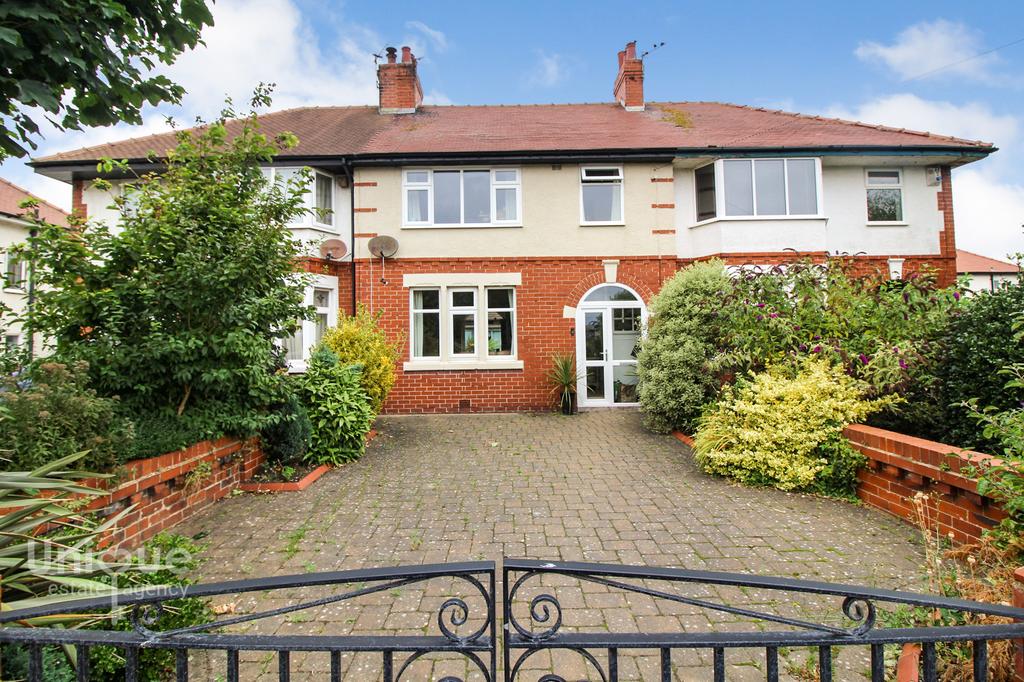 St. Leonards Road East, Lytham St. Annes, FY8 3 bed terraced house £