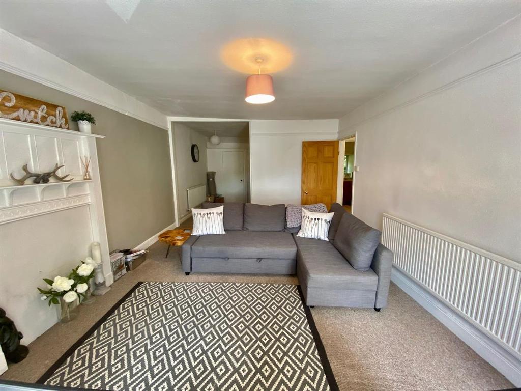 High Street, Clydach, Swansea 2 bed flat £500 pcm (£115 pw)