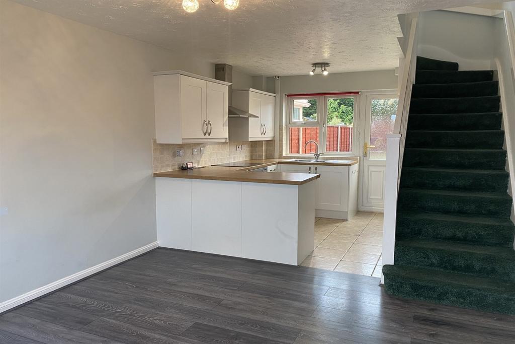 Fakenham Drive, Hereford, HR4 1 bed semidetached house £650 pcm (£150 pw)