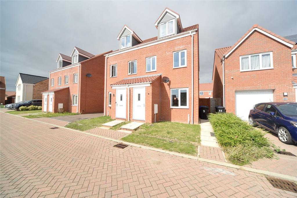 Harrow Drive, Beck Row, Bury St.... 3 bed semidetached house £1,200 pcm (£277 pw)