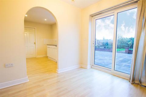 10 Grenada Close, Lower Darwen, Darwen, BB3 0SB