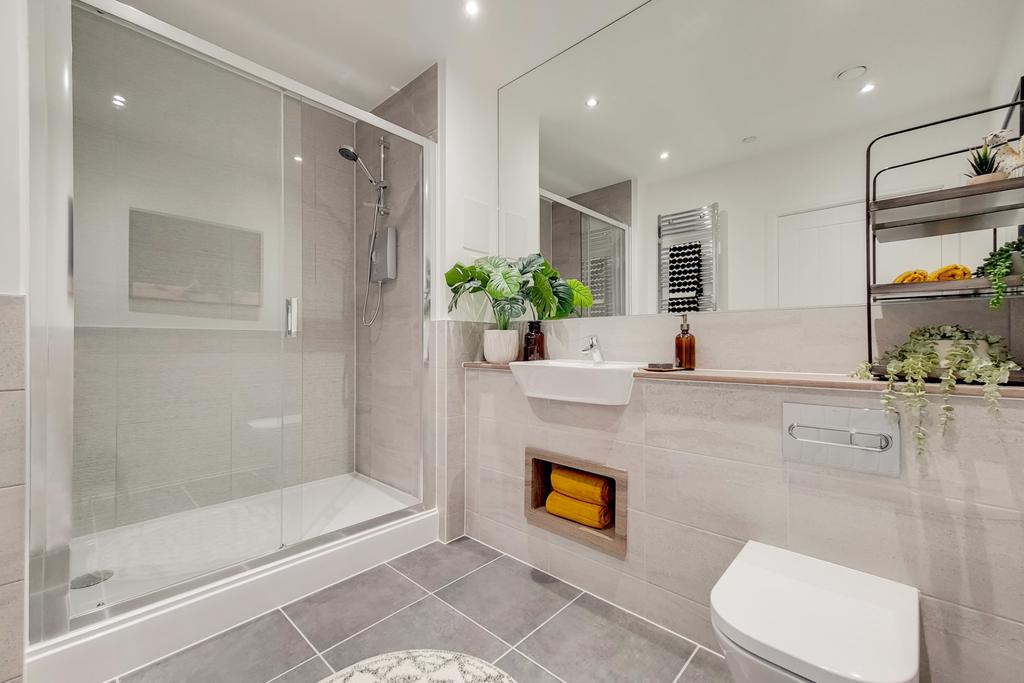 7 Main Ensuite-0-min 12.jpg