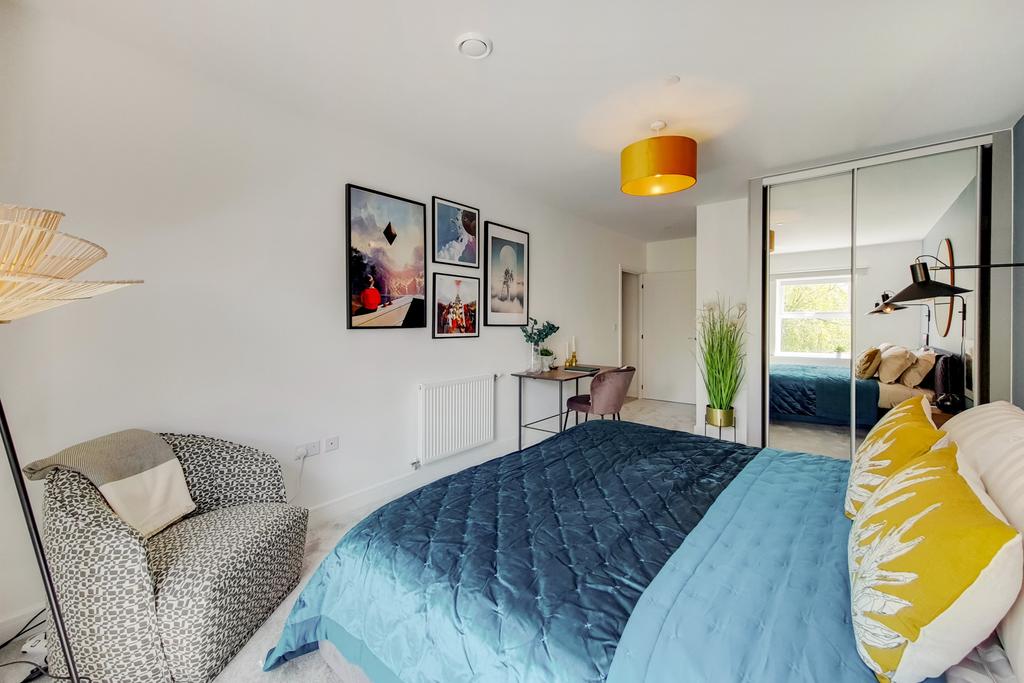 6 Main Bedroom-0-min 10.jpg