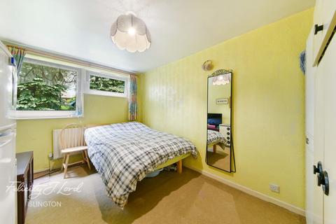 6 Spring Gardens, London, N5 2DT