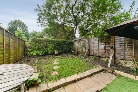 6 Spring Gardens, London, N5 2DT