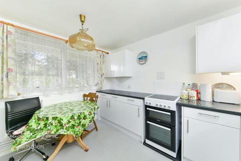 6 Spring Gardens, London, N5 2DT