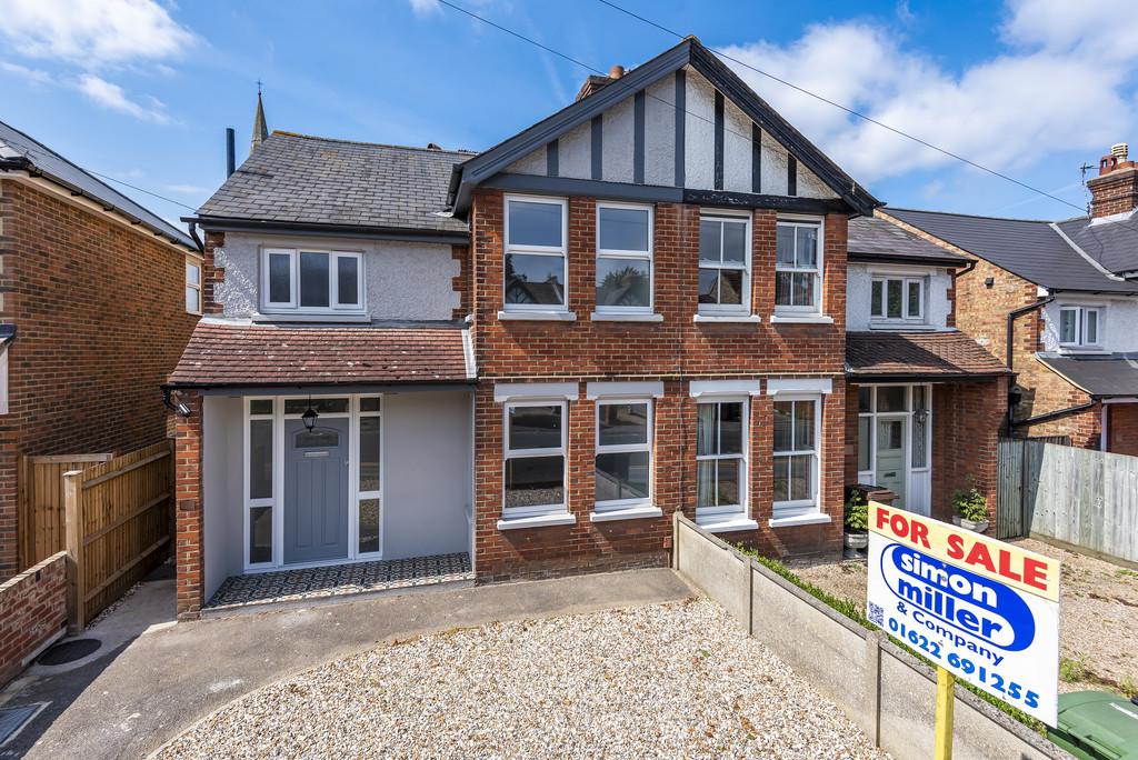 Hastings Road, Maidstone 3 bed semidetached house £400,000