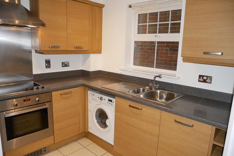 2 bedroom flat to rent, Stonemere Drive, Radcliffe