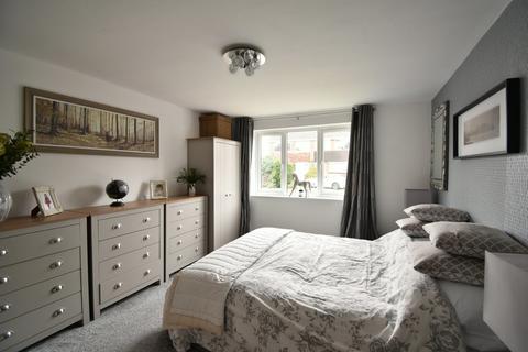 10 Fairham Road, Stretton, Burton-on-trent, DE13 0BS
